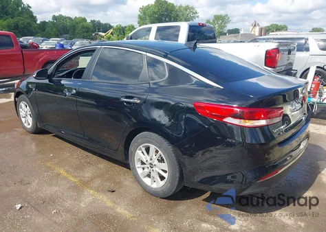 2017 Kia Optima Lx z USA, uszkodzony, nr VIN 5XXGT4L35HG152515